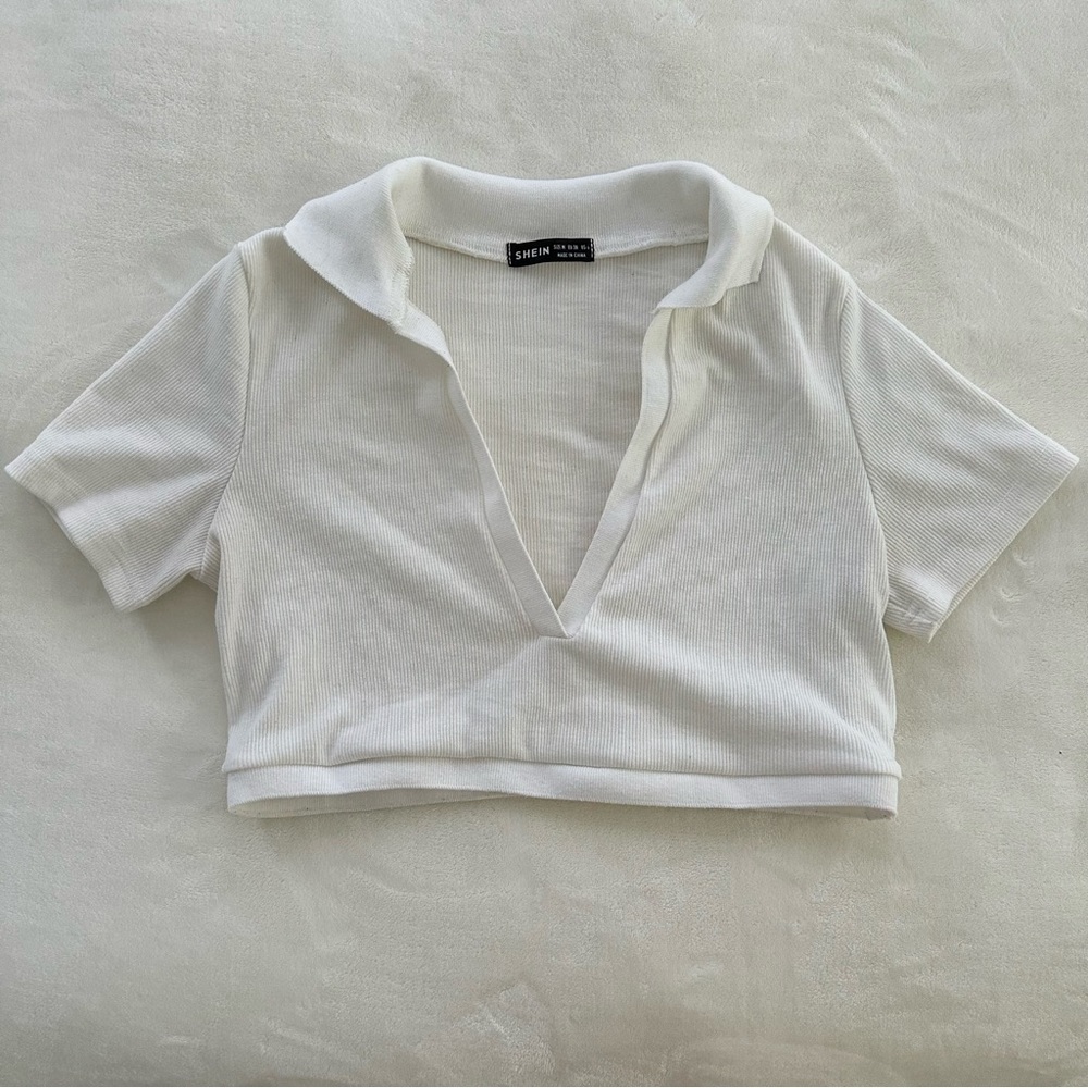 Cropped v-neck